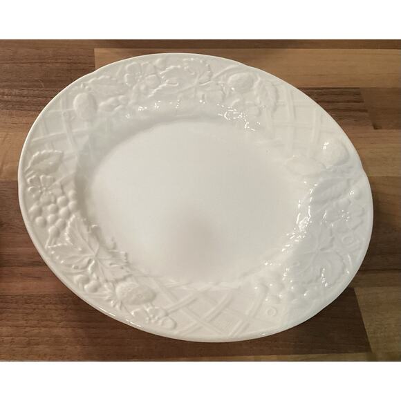 Mikasa English Countryside White Salad Plates 8.25” Set of 4 - Picture 8 of 9